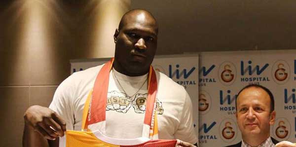 galatasaray nathan jawai yogun bakim