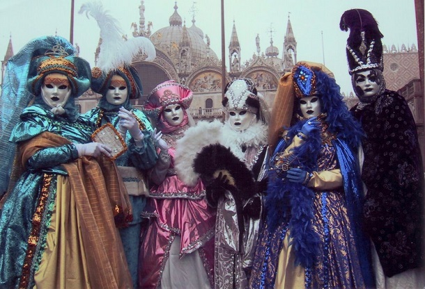 Venedik Karnavali Maskeler