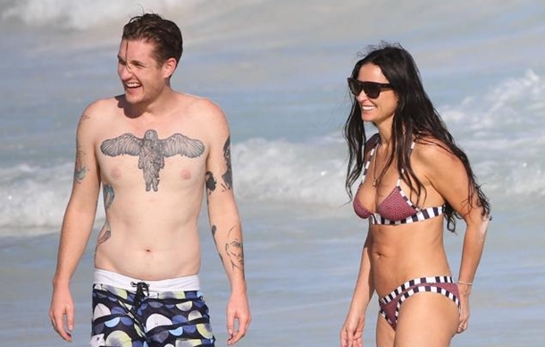 Demi Moore Meksika'da tatilde 1 demi moore meksika