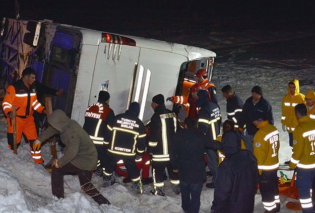 Kayseri'de feci kaza: 20 ölü, 28 yaralı 1 kayseri kaza olu yarali