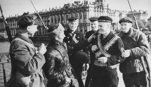 St. Petersburg'da 70. yıl coşkusu 1 leningrad kutlama