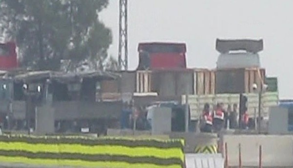 Son Dakika! Suriye'ye giden 3 TIR durduruldu: Silah araması yapılıyor! 1 suriye tir siah aramasi