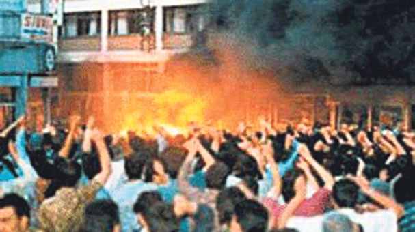 Madımak raporu tamamlandı! "Komplo, provokasyon yok, her aşamada devlet ağır kusurlu" 1 madimak katliami