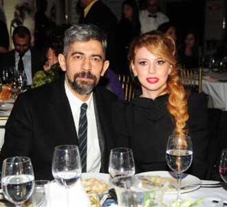 Boşandığımız doğru! Kızlarının velayeti anneye verildi 1 sirin ediger bombayi patlatti okan bayülgen sirin ediger bosandi istanbu anneye verildi.