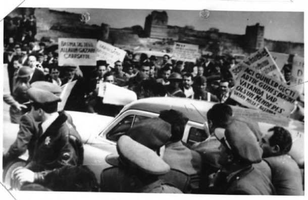 İsmet İnönü'ye linç girişiminin fotoğrafları ortaya çıktı / Foto Galeri 1 3