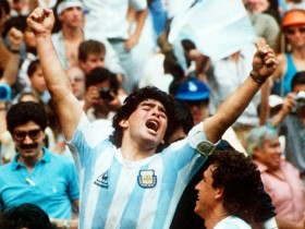 Arjantin efsanesi Maradona futbola dönüyor 1 Diego Maradona arjantin