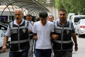 Vinç ve kamyon kiralayıp inşaattan 2 ton demir çaldılar! 1 adana hirsizz