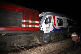 Adana'da tren kazası: 15 yaralı 1 adana tren kazasi