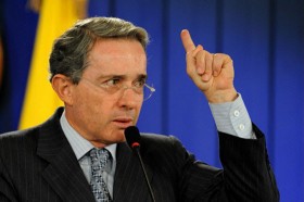 alvaro uribe iftira davasi