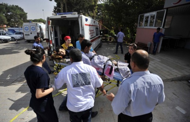 Suriye'den 28 yaralı daha getirildi 1 ambulans hatay