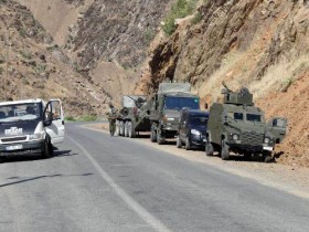 Van'da hain pusu: 1 şehit, 3 yaralı 1 askeri araclar cukurca