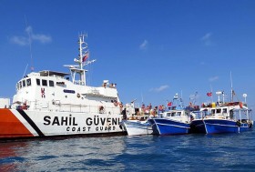 Yunan sahil güvenlik botu Türk balıkçı teknelerini taciz etti 1 balikci teknesi yunan tacizi