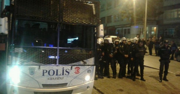 Beltaş işçilerine polis müdahalesi! 1 beltas polis 923847 e1383566078190