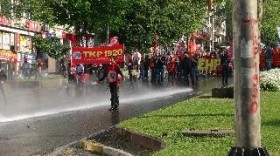 Gazlı 1 Mayıs! Polis müdahalesi 07:30'da Beşiktaş'ta başladı 1 besiktas polis