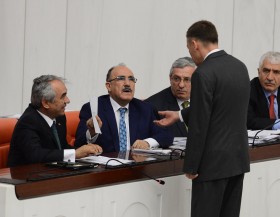 "Anayasa Mahkemesi siyasetten rol çalıyor!" 1 besir atalay tbmm 47293211