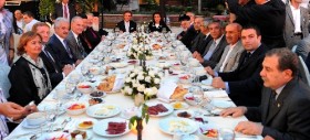 Dini cemaatler Beyoğlu'ndaki iftarda buluştu 1 beyoglu iftar