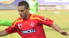 Kayserisporlu Bilal Aziz şike ve bahis olayına karışmaktan gözaltına alındı 1 bilalaziz1.nationalturk e1274883517603