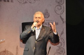 Binali Yıldırım'ın hedefinde bu sefer de Facebook var 1 binali yildirim konusmaaa