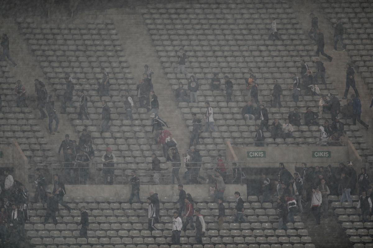 Hıncal Uluç günaydın! "Cumhurbaşkanım el koyun Passolig Türk futbolunu bitiriyor" 1 bos tribun besiktas