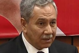 Bülent Arınç: Şike yasası basit olay! AKP'de çatlak yok 1 bulent arinc basintoplantisiii e1323862603528