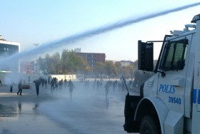Çağlayan'da polis müdahalesi! Adliye çevresi savaş alanına döndü 1 caglayan mudahale toma