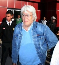 Cüneyt Arkın korkuttu! 1 cuneyt arkin acilservis e1272789261432