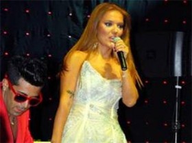 Demet Akalın şike iddianamesinde! 1 demet akalin konser