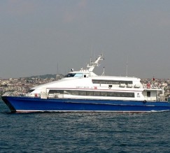 Flaş: Deniz otobüsü yük gemisiyle çarpıştı 1 deniz otobusu