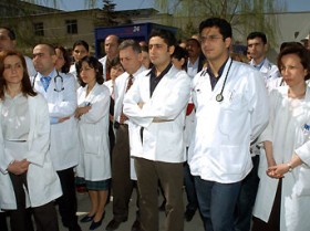 Sağlık Bakanlığı'ndan doktorların ek ödemesinde değişiklik 1 doktorlar