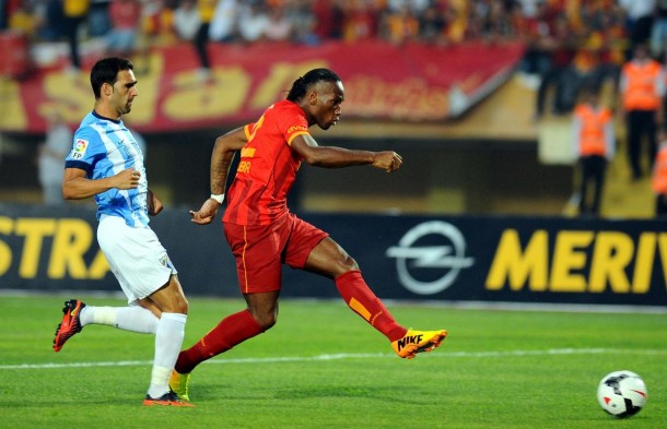 Galatasaray Malaga maçı özeti / İzmir'de 6 gollü düello (Video) 1 drogba galatasaray malaga maci ozeti