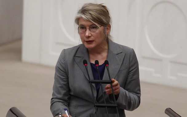 CHP'li Emine Ülker Tarhan'ın Reyhanlı konuşması paylaşım rekoru kırıyor (Video) 1 emine ulker tarhan tbmm e1368607281342