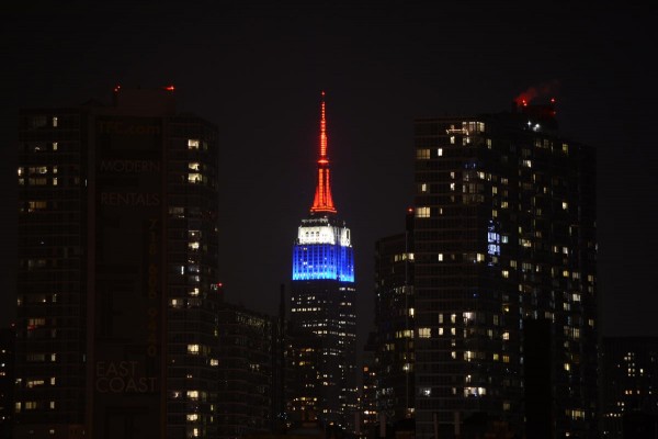 Empire State binasının ışıkları Soçi için yandı 1 empire state soci
