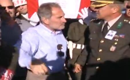 Ertuğrul Günay şehit cenazesinde bandoyu susturdu! "Halk tekbir getirecek" (Video) 1 ertugrul gunay bando e1345811724328