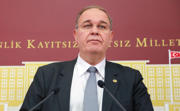 Faik Öztrak: Erdoğan tükürüp kaçan çocuk gibi 1 faik oztrak basintoplantisi e1400841112266