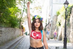 Ukraynalı kadın grubu FEMEN Türkiye'de taciz edildi HEMEN! 1 femen turkiye