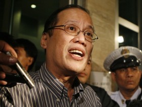 Filipinler'in devlet başkanı Noynoy Aquino görevine başladı 1 filipinliler devlet baskani noynoy aquino