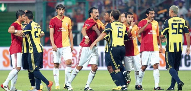 İlk 11'ler belli oldu! Galatasaray Fenerbahçe derbisi 1 gsfb almanya