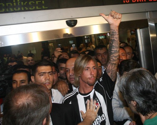 Havaalanında Guti coşkusu 1 guti selam