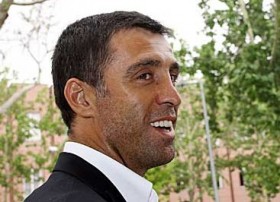 Hakan Şükür Göksel Gümüşdağ'ı mahkemeye veriyor 1 hakan sukur sivilll1 e1326905083935