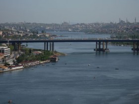 Haliç Köprüsü'nde intihar 1 halic koprusu