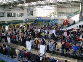 Turizm gelirleri yüzde 4.6 geriledi 1 havaalaniii turistler