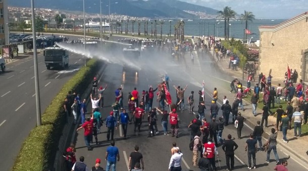 Son Dakika! İzmir'de eyleme polis müdahalesi, Kani Beko fenalaştı 1 izmir soma eylemi