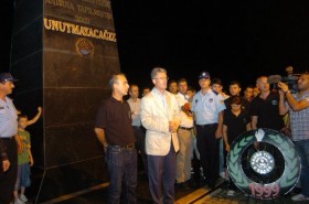 Gölcük'te depremzedeler anıldı 1 kocaeli deprem aniti