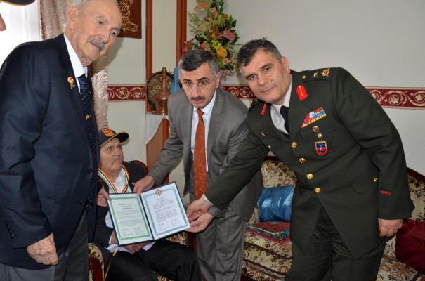 Kore Gazisi'ne 64 yıl sonra Güney Kore'den madalya 1 kore gazisi berat