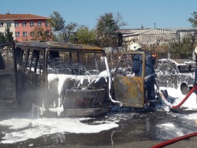Küçükçekmece'de yangın! 50 araç kül oldu 1 kucukcekmece yangin