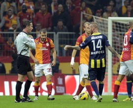 Meireles savaşı! Fenerbahçe ve Galatasaray'dan karşılıklı sert açıklamalar 1 meireles gay isareti 2981
