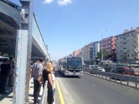 1 Mayıs önlemi mi sokağa çıkma yasağı mı? Metrobüs ve İDO seferleri iptal! 1 metrobus avcilarr