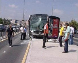 metrobus kaza durak