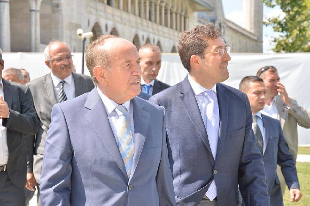Murat Hazinedar işten atmakla tehdit etti mi? 1 murat hazinedar hakkari tepki kemal kılıcdaroglu 1 eylül baris projesi halk tepkisi zorlu center kanalizasyon foseptik koku1