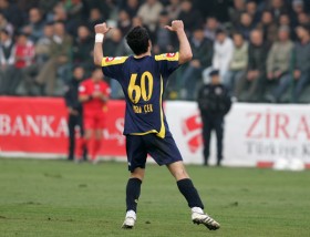 Özgür Çek resmen Fenerbahçe'de / Fenerbahçe Transfer Haberleri 1 ozgur cek